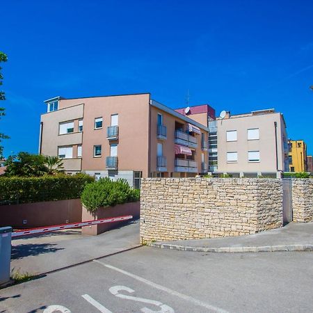Apartman Dora Porec Bagian luar foto