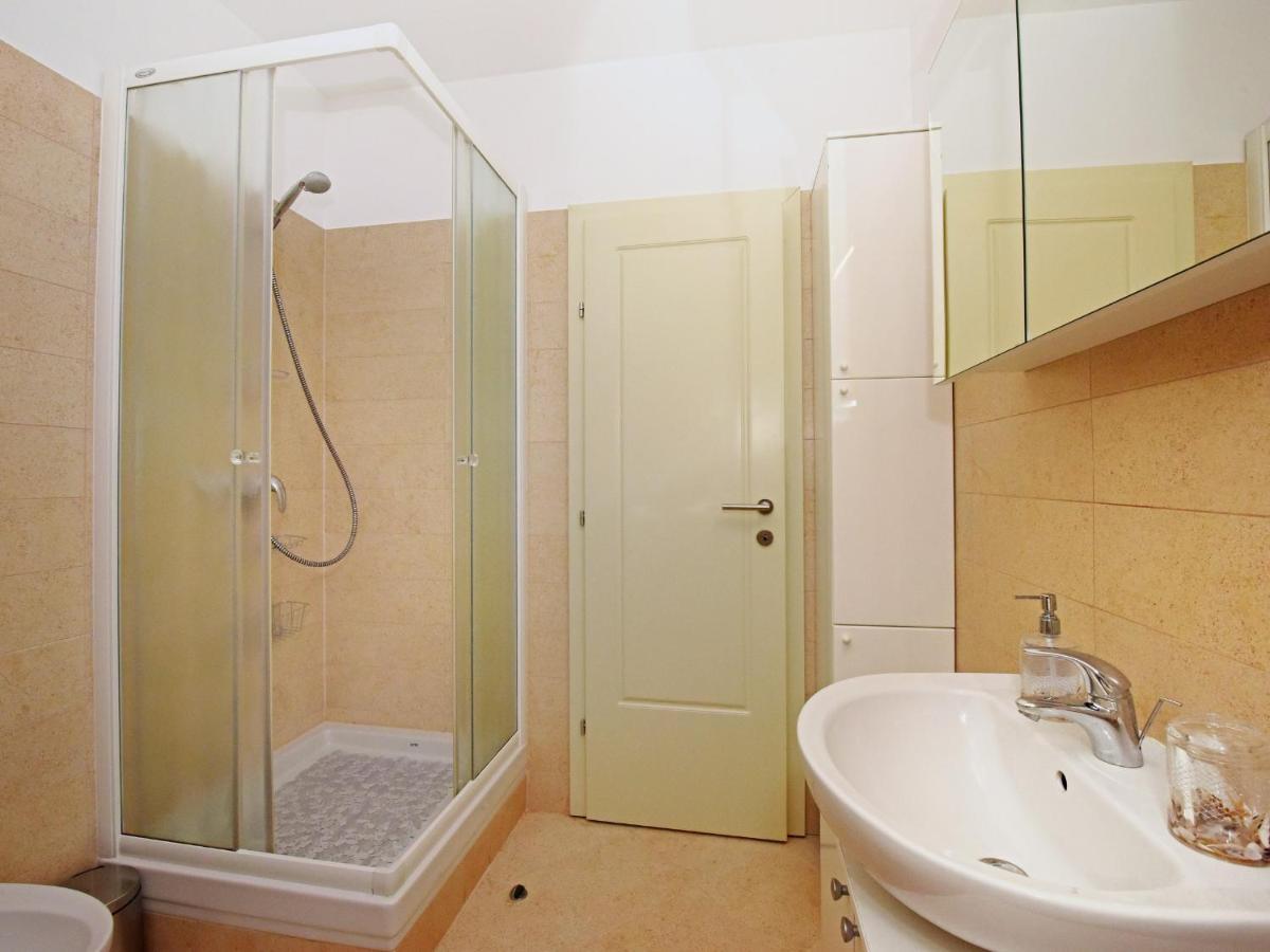 Apartman Dora Porec Bagian luar foto